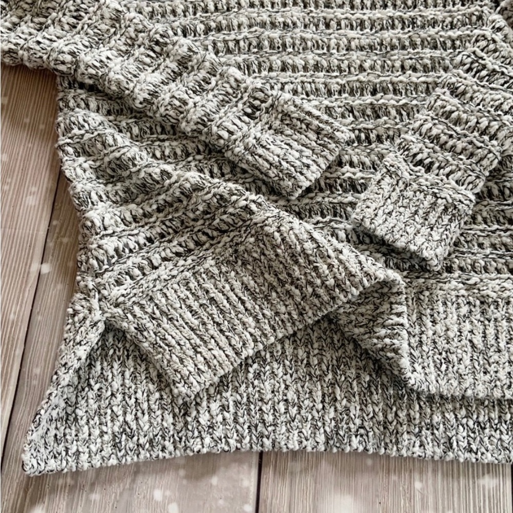 Loft Sweater Open-Weave V-Neck Pullover - Picture 6 of 7